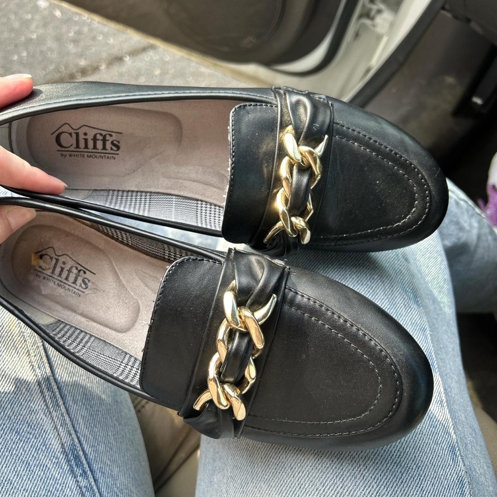 Cliffs by White Mountain Women's
Black Loafers